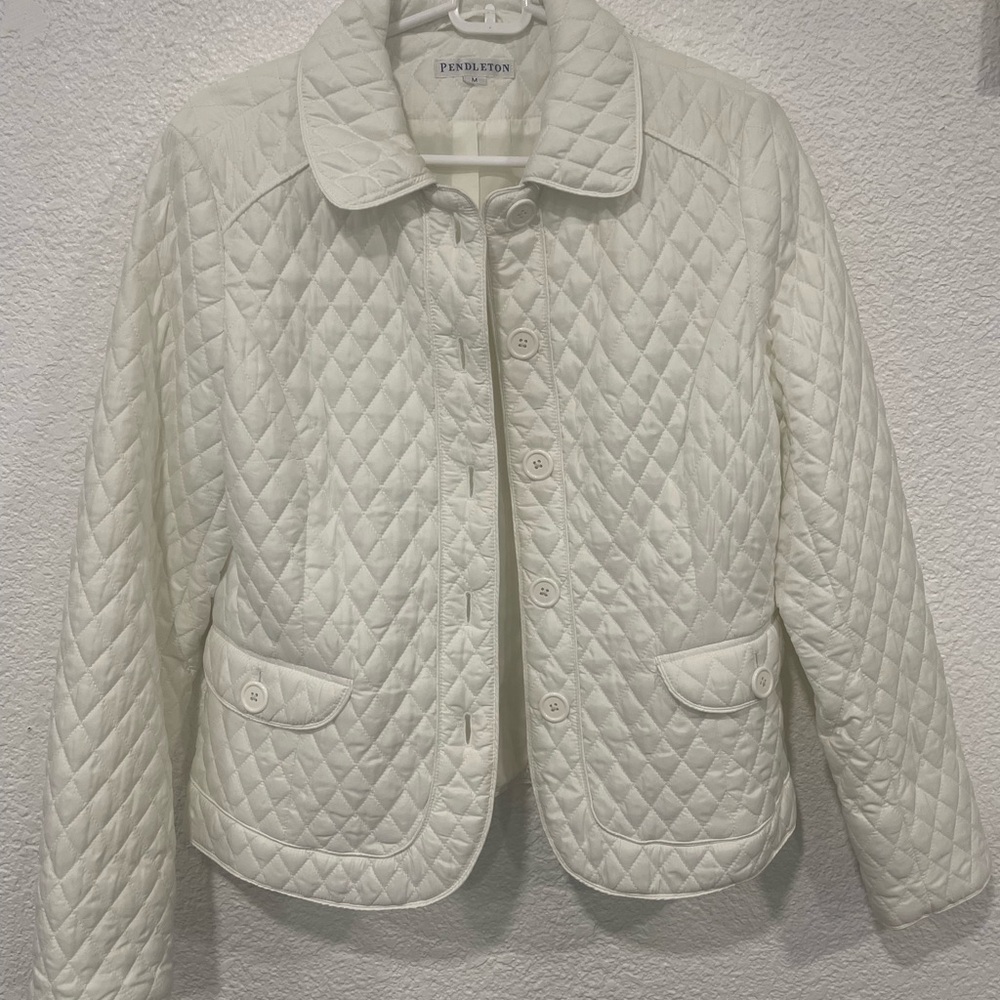 Pendleton White Puffer Jacket with Quilted Design